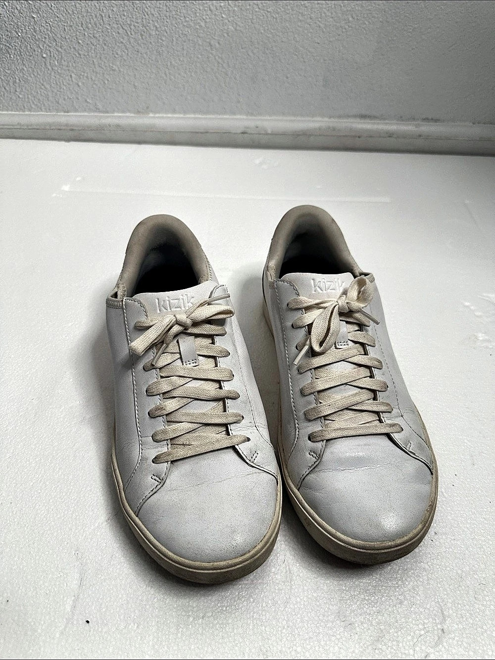 Kizik White Sneakers size 8.5M size 10w